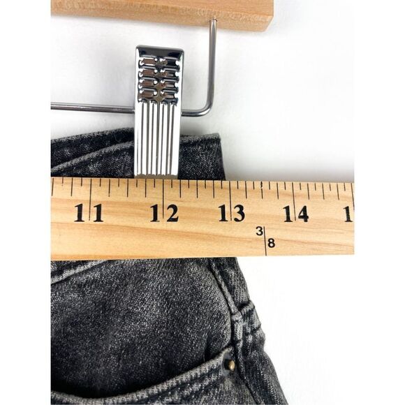 UO BDG Mom High Rise Shorts Black Distressed Cuffed Size 24 W - Picture 5 of 10